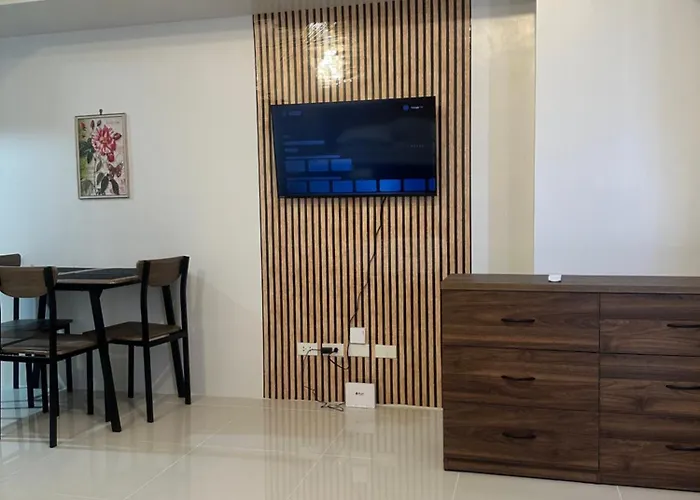 Hotel Jojie's Crib Taft East Gate 4*